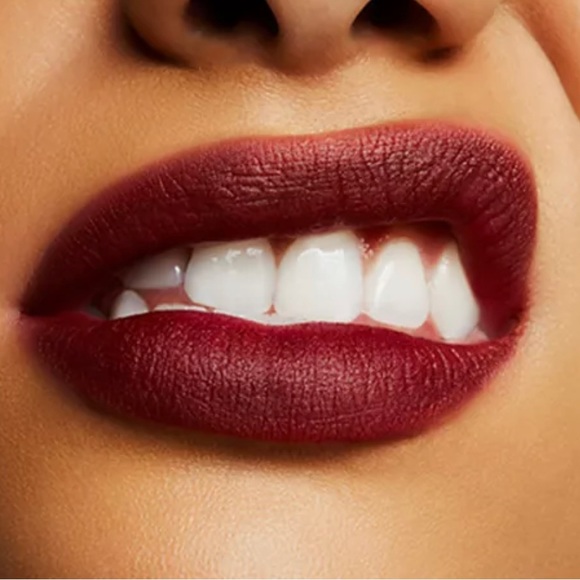 MAC Powder Kiss Liquid Lipcolour MAKE LOVE TO THE CAMERA 994 - Picture 3 of 12